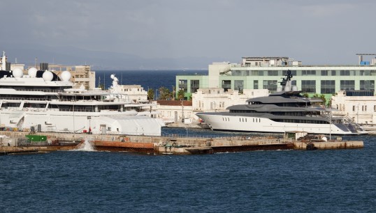 On 5 April the superyacht Tango (right), owned by Russian oligarch Viktor Vekselberg, was seized by Spanish authorities in Palma de Mallorca at the request of the US Department of Justice. Image: Wikimedia Commons Image:On 5 April the superyacht Tango (right), owned by Russian oligarch Viktor Vekselberg, was seized by Spanish authorities in Palma de Mallorca at the request of the US Department of Justice. Image: Wikimedia Commons
